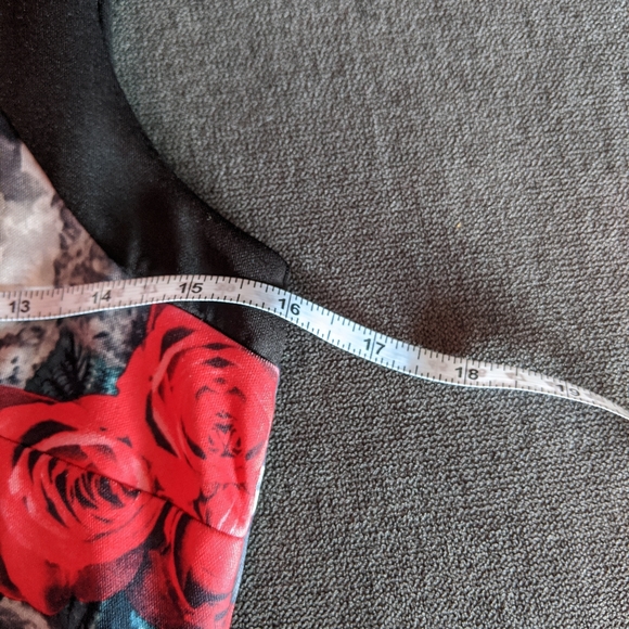 RW&CO BLACK/RED ROSE DRESS, SMALL - Picture 4 of 9